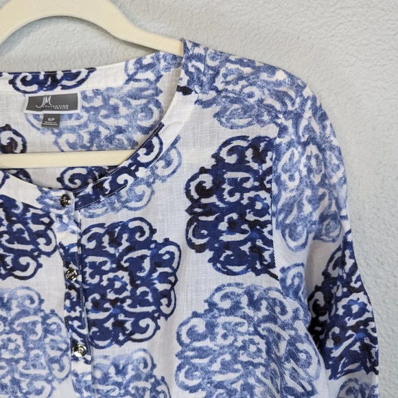 JM Collection Tunic Roll Tab Sleeve Button Down Size 6P in Blue, White - Picture 2 of 10